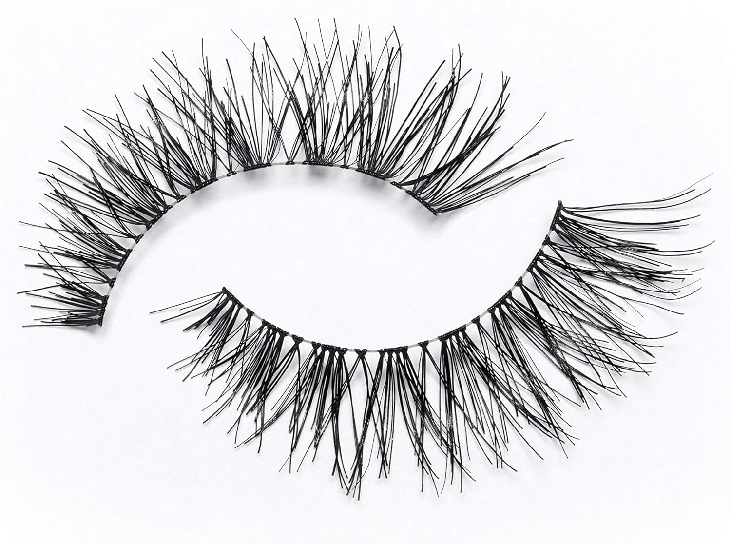 Fluttery Light No. 117 False Lashes (Packaging May Vary)