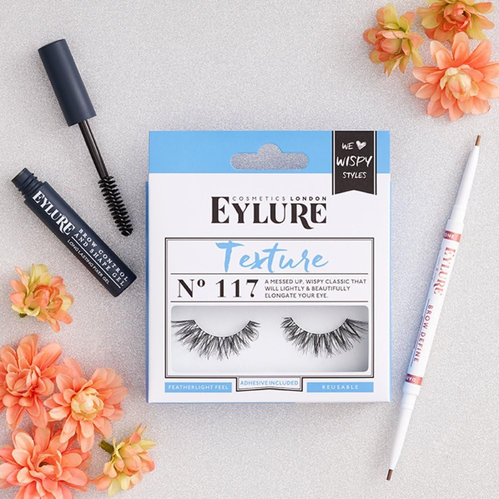 Fluttery Light No. 117 False Lashes (Packaging May Vary)